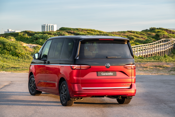Volkswagen Caravelle eHybrid image 7